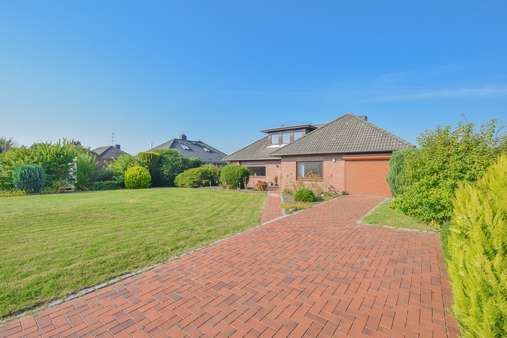 Hofeinfahrt. - Einfamilienhaus in 25348 Engelbrechtsche Wildnis mit 165m² kaufen