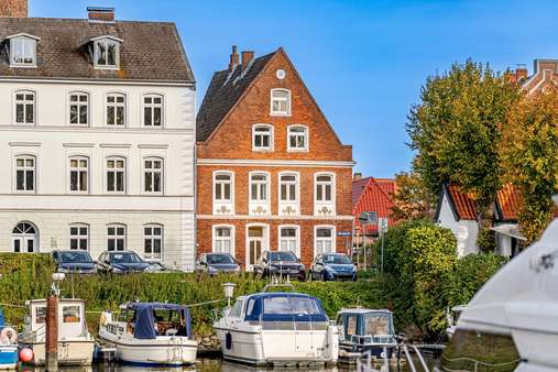 Den Hafen immer im Blick. - Zweifamilienhaus in 25348 Glückstadt mit 170m² kaufen