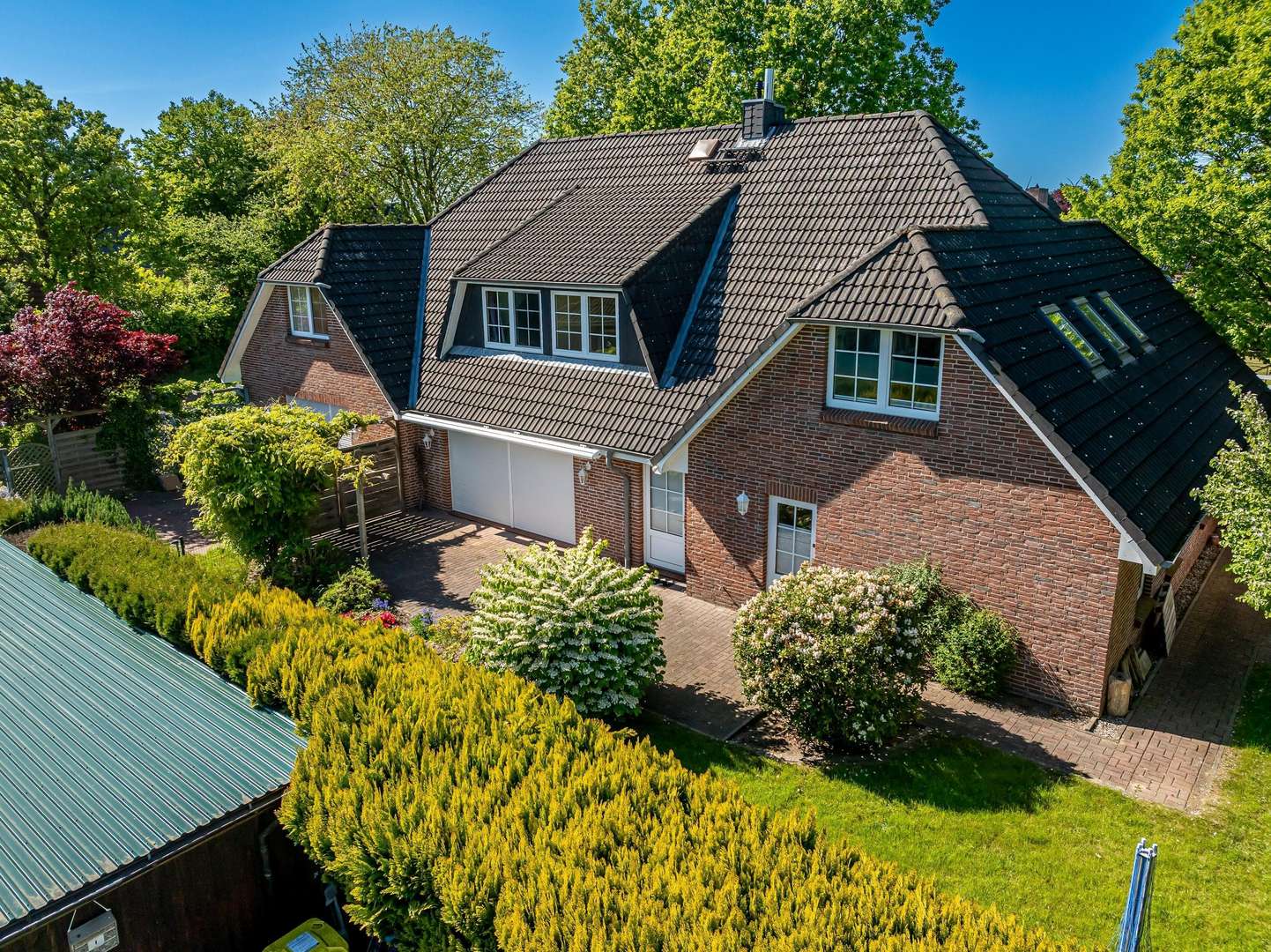 Ihr neues Eigenheim. Ihr neues Eigenheim. - Zweifamilienhaus in 25746 Wesseln mit 309m² kaufen