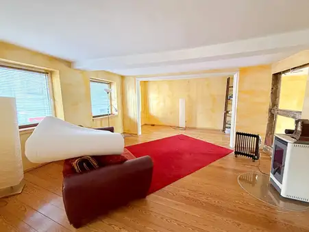 Freiraum auf über 450 m² zum Wohnen & Schrauben am Klosterhof