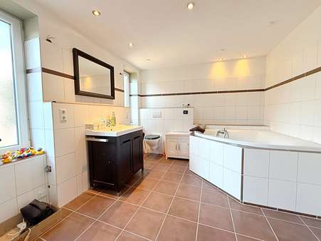 modernes Vollbad - Mehrfamilienhaus in 25524 Itzehoe mit 167m² kaufen
