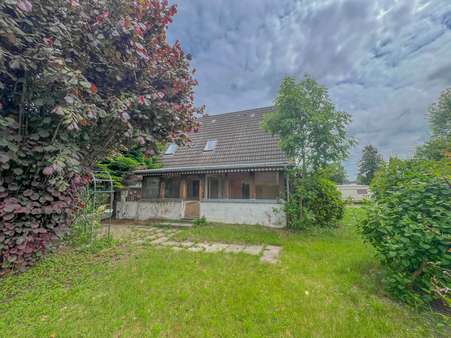 Außenansicht. Außenansicht. - Einfamilienhaus in 25524 Itzehoe mit 119m² kaufen