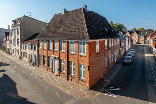 Tanzsaal von Christian IV. - Mehrfamilienhaus in 25348 Glückstadt mit 182m² kaufen