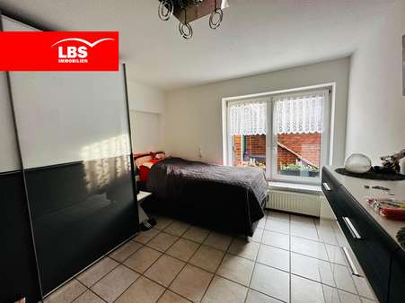 Schlafzimmer EG - Mehrfamilienhaus in 53117 Bonn mit 209m² als Kapitalanlage kaufen