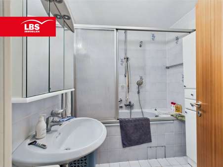 Badezimmer - Etagenwohnung in 53840 Troisdorf mit 58m² kaufen