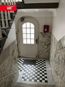 Hauseingang Hauseingang - Etagenwohnung in 50679 Köln mit 87m² kaufen