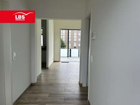 Flur Flur - Dachgeschosswohnung in 41748 Viersen mit 68m² kaufen