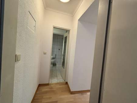 Flur-Bad Flur-Bad - Wohnung in 53115 Bonn mit 23m² kaufen