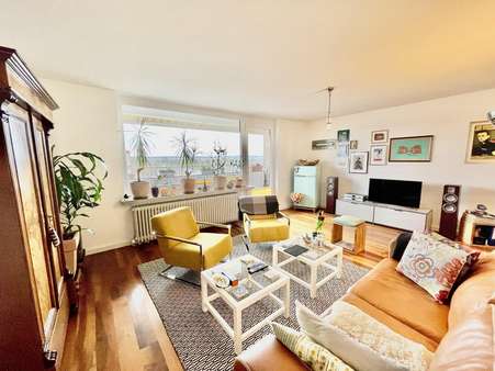 Wohn-/Essbereich - Dachgeschosswohnung in 53117 Bonn mit 106m² kaufen