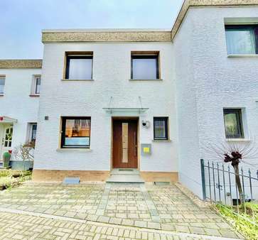 Frontansicht - Reihenmittelhaus in 53604 Bad Honnef mit 102m² günstig kaufen