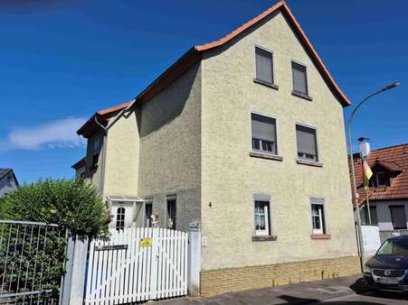 Außenansicht Außenansicht - Zweifamilienhaus in 63165 Mühlheim mit 207m² kaufen