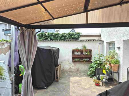 Terrasse Terrasse - Zweifamilienhaus in 63165 Mühlheim mit 207m² kaufen
