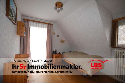 Schlafzimmer OG - Zweifamilienhaus in 79822 Titisee-Neustadt mit 112m² kaufen