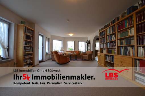 helles, geräumiges Wohnzimmer - Einfamilienhaus in 79843 Löffingen mit 220m² kaufen