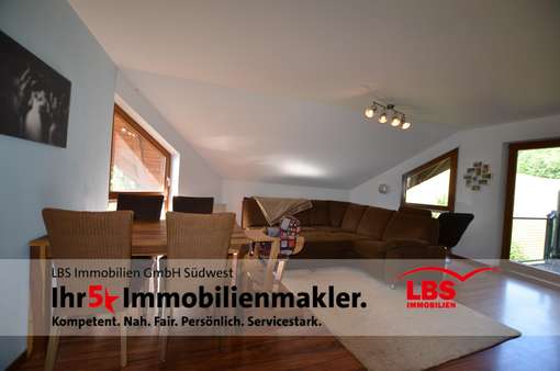 helles Wohn-/ Esszimmer helles Wohn-/ Esszimmer - Etagenwohnung in 79877 Friedenweiler mit 57m² kaufen