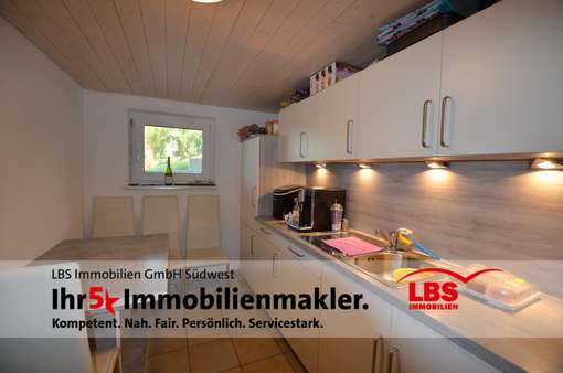moderne Einbauküche WE EG moderne Einbauküche WE EG - Mehrfamilienhaus in 88690 Uhldingen-Mühlhofen mit 260m² kaufen