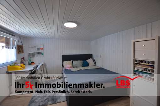 helles Schlafzimmer helles Schlafzimmer - Doppelhaushälfte in 79843 Löffingen mit 160m² kaufen