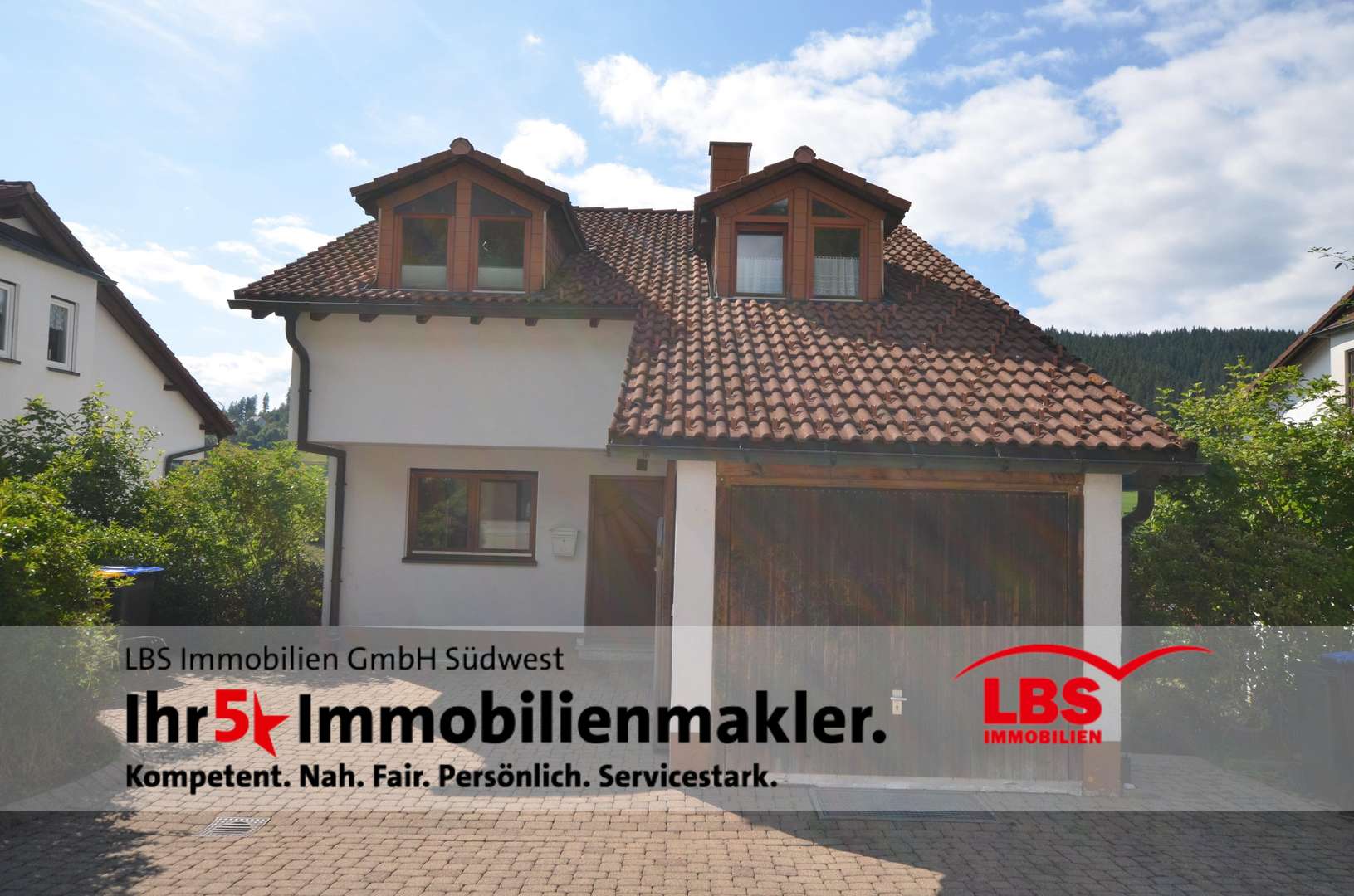Ansicht Hauseingangsseite Ansicht Hauseingangsseite - Einfamilienhaus in 79822 Titisee-Neustadt mit 160m² kaufen