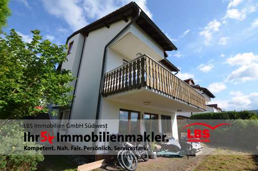 Ansicht mit Balkon und Terrasse Ansicht mit Balkon und Terrasse - Einfamilienhaus in 79822 Titisee-Neustadt mit 160m² kaufen