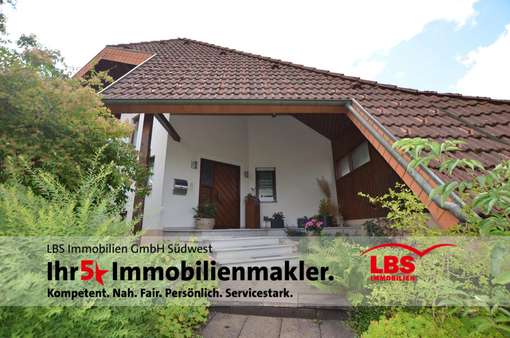 Ansicht Hauseingangsseite Ansicht Hauseingangsseite - Einfamilienhaus in 79843 Löffingen mit 200m² kaufen