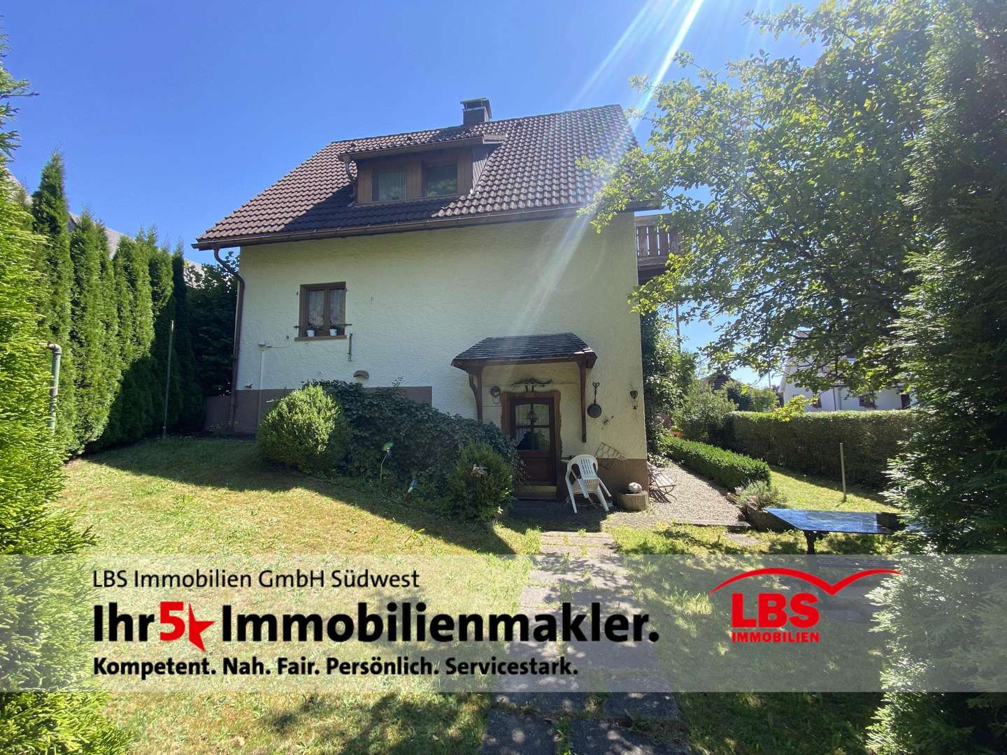 Außenansicht mit Garten - Einfamilienhaus in 79853 Lenzkirch mit 93m² kaufen