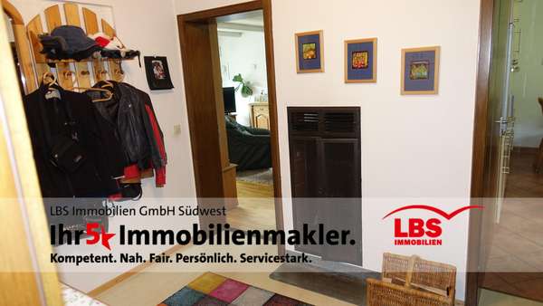 Diele EG Diele EG - Zweifamilienhaus in 79877 Friedenweiler mit 300m² kaufen