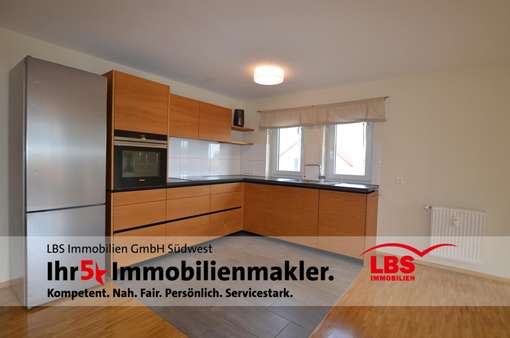 Stilvolle und modernisierte Küche Stilvolle und modernisierte Küche - Etagenwohnung in 78052 Villingen-Schwenningen mit 94m² kaufen