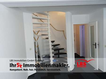 Treppenaufgang - Dachgeschosswohnung in 79822 Titisee-Neustadt mit 63m² kaufen