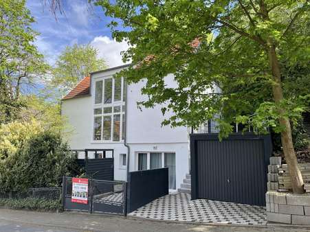 Straßenansicht - Einfamilienhaus in 64665 Alsbach-Hähnlein mit 184m² kaufen