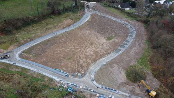 die Gehwege werden gemacht - Grundstück in 64686 Lautertal mit 563m² kaufen