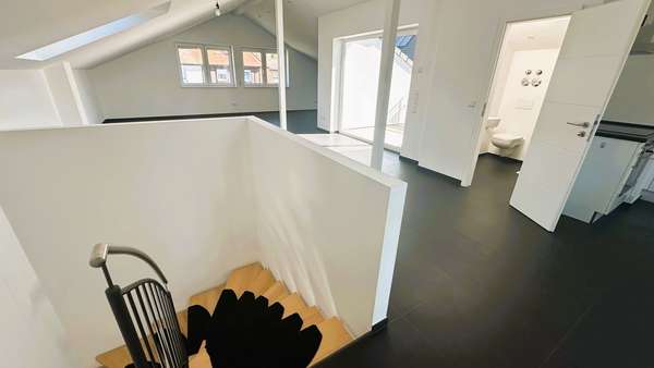 Treppenaufgang - Maisonette-Wohnung in 64625 Bensheim mit 159m² kaufen