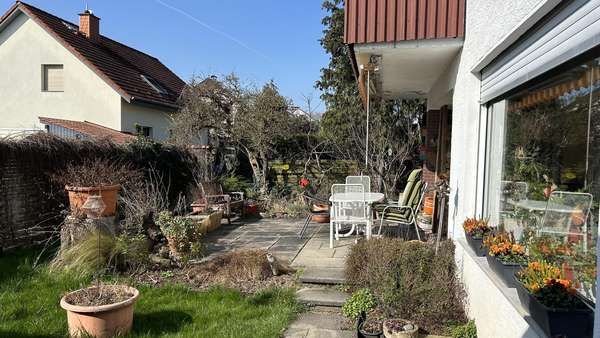 Terrasse  - West- / Südseite - Einfamilienhaus in 64683 Einhausen mit 130m² als Kapitalanlage kaufen