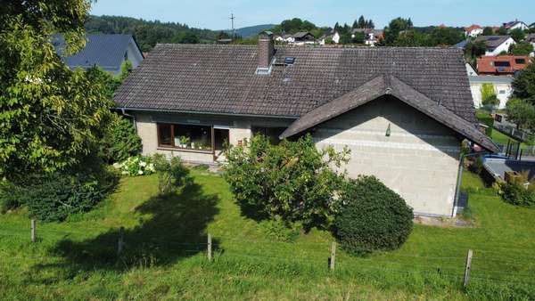 Außenansicht - Einfamilienhaus in 64686 Lautertal mit 244m² kaufen