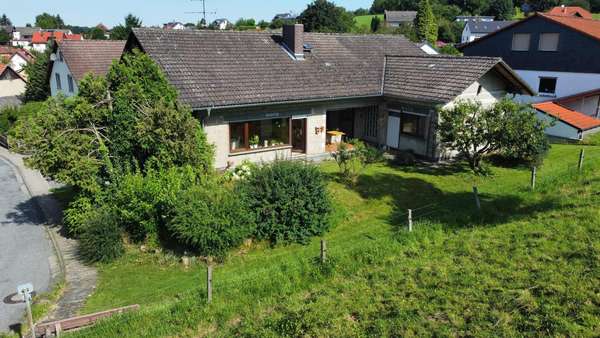 Außenansicht - Einfamilienhaus in 64686 Lautertal mit 244m² kaufen