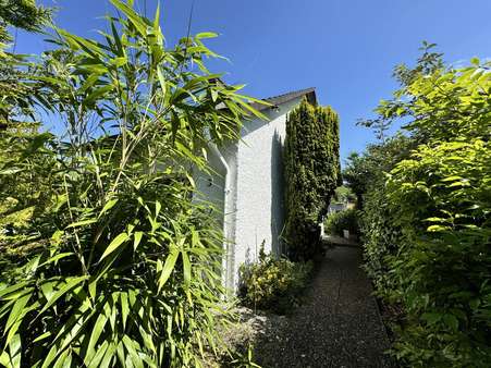 Zugang Eingangstür - Einfamilienhaus in 64625 Bensheim mit 175m² kaufen