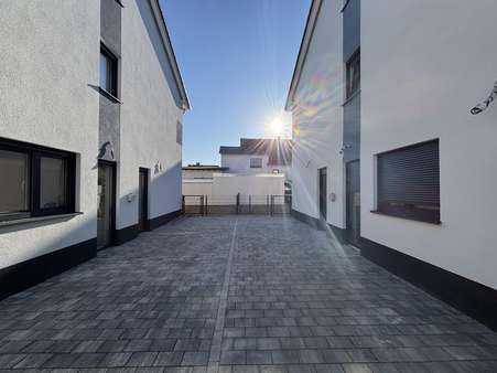 Stellplätze PKW - Doppelhaushälfte in 68623 Lampertheim mit 145m² kaufen