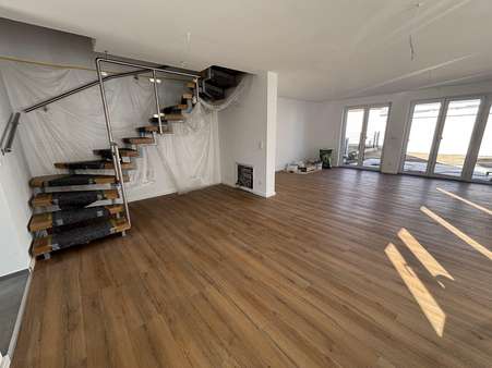 Treppe - Doppelhaushälfte in 68623 Lampertheim mit 145m² kaufen