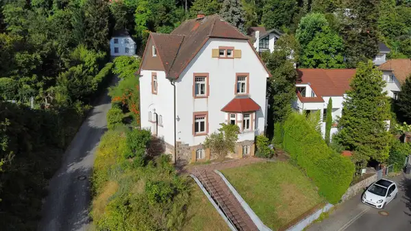 charmante Altbau-Villa sucht neuen Eigentümer