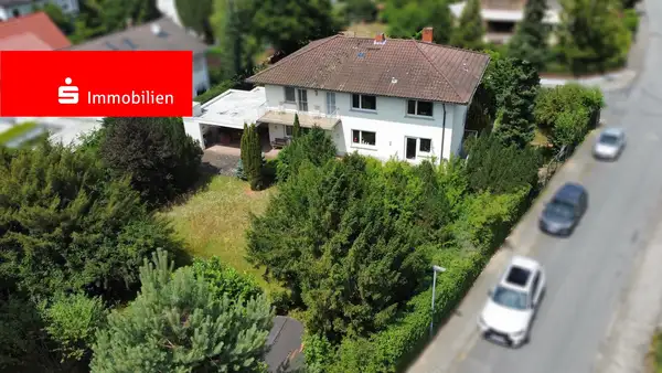 Rohdiamant in Premiumlage - Beeindruckend großes Süd-Grundstück mit Ärztevilla in Auerbach