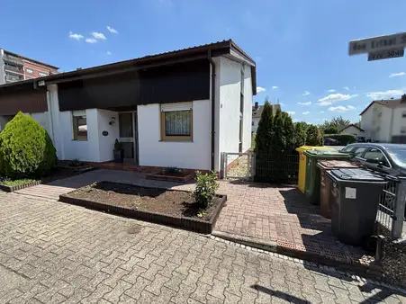 Willkommen daheim – Reihenendhaus mit Garage & großem Garten