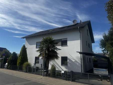 Außenansicht Außenansicht - Zweifamilienhaus in 64625 Bensheim mit 270m² kaufen
