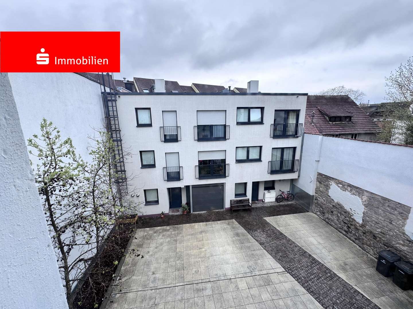 Doppelhäuser im Hof Doppelhäuser im Hof - Mehrfamilienhaus in 64625 Bensheim mit 358m² als Kapitalanlage kaufen