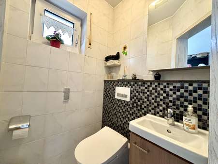 Gäste WC - Doppelhaushälfte in 64653 Lorsch mit 134m² kaufen