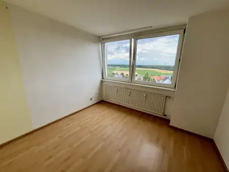 gepflegte 3-Zimmerwohnung mit Stellplatz und großer Loggia