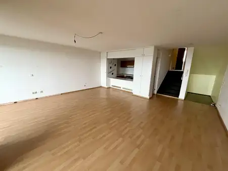 gepflegte 3-Zimmerwohnung mit Stellplatz und großer Loggia