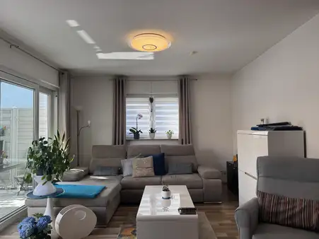 Attraktive EG-Wohnung mit Terrasse und Garten 