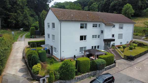 Vorderansicht - Mehrfamilienhaus in 64686 Lautertal mit 282m² kaufen