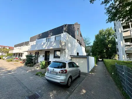 * ruhige Lage und doch zentral gelegen *  Doppelhaushälfte mit Garten und Garage