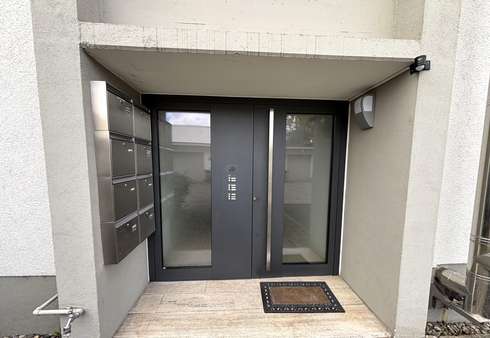 Eingangstür - Erdgeschosswohnung in 68647 Biblis mit 99m² kaufen
