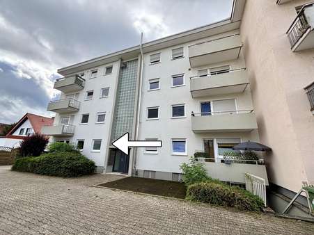 Hofansicht - Erdgeschosswohnung in 68647 Biblis mit 99m² kaufen